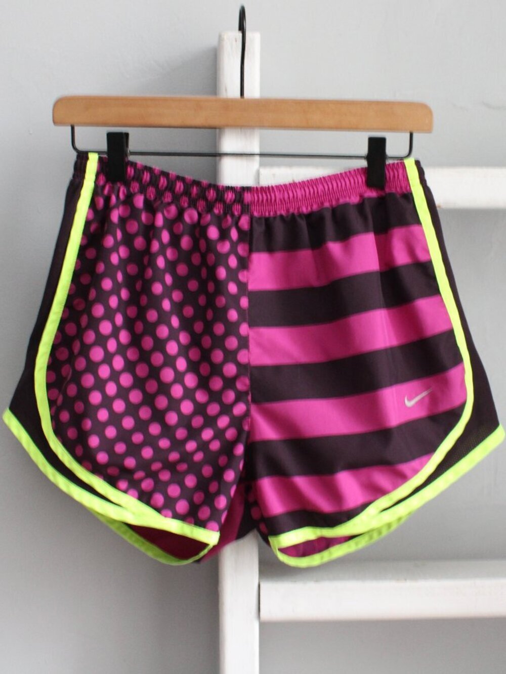 Nike Dry-Fit Mix Print Purple Pink Polka Dot Striped Running Shorts Size Small